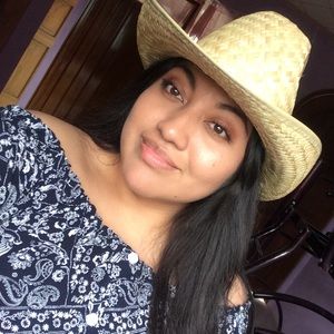 Meet your Posher, Sarai